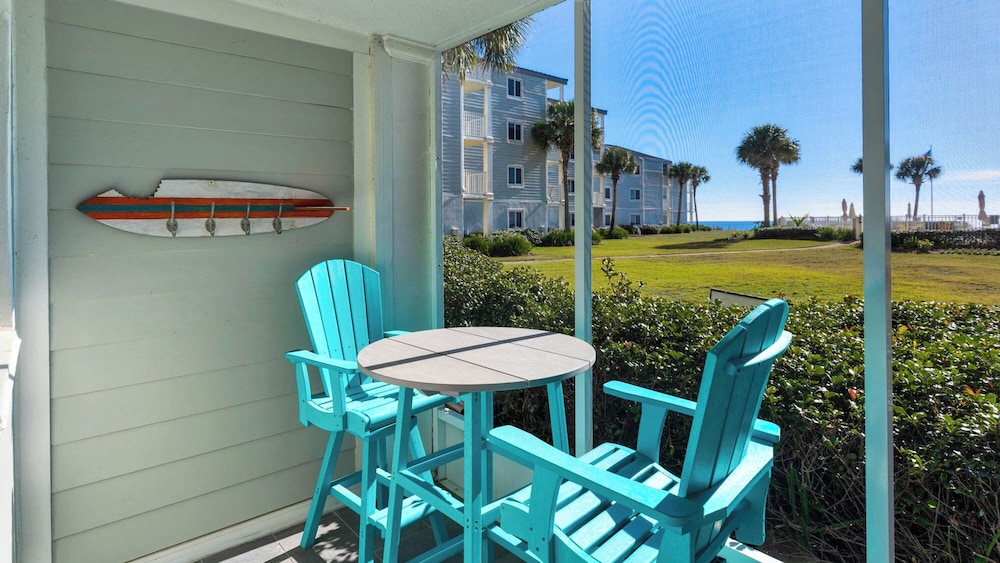 Sand Cliffs 108: Steps to Beach & Pool Access!