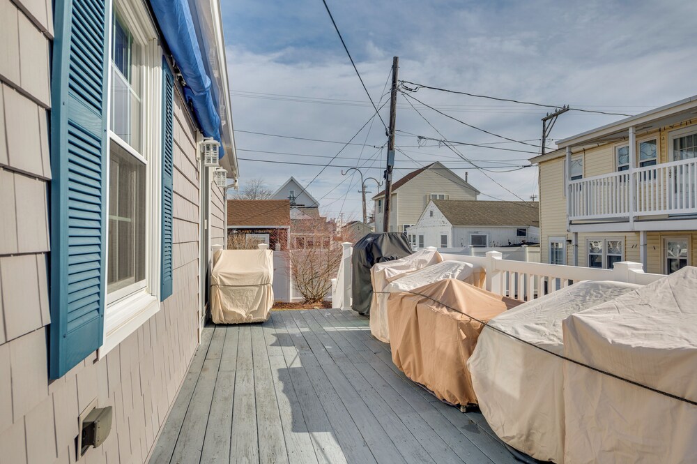 Near Beaches & Waterfront Dining: Home in Hampton!