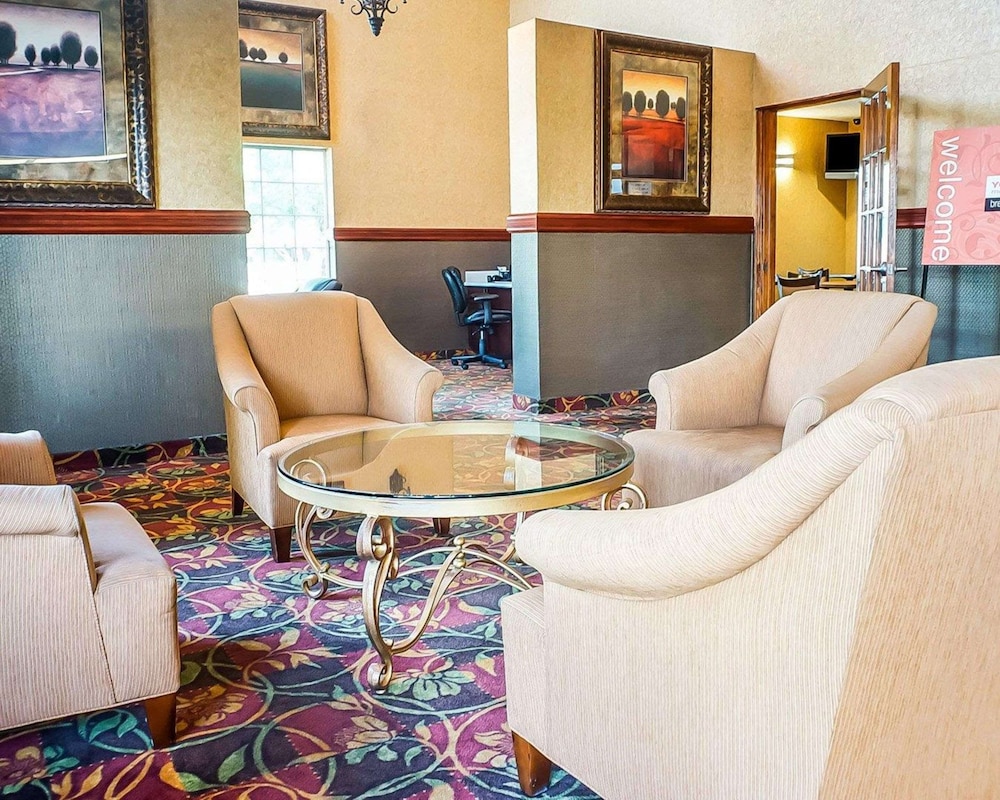 Roswell Vacations - Quality Inn  Suites - Property Image 2