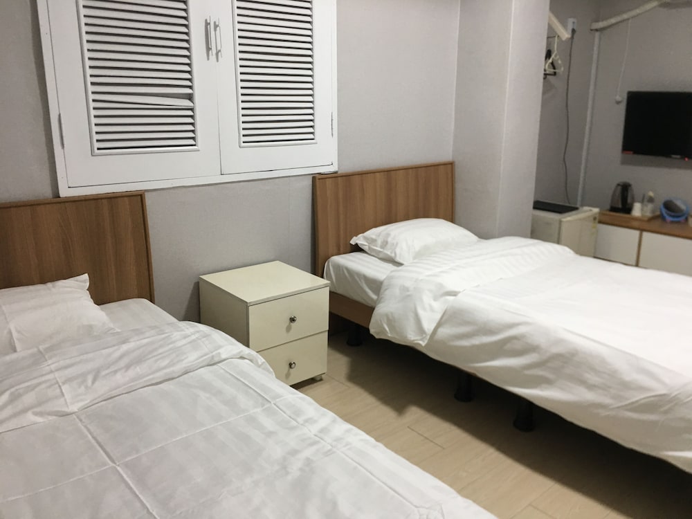 Daegu Dongseongro Gyeong`s Hostel - Image 4