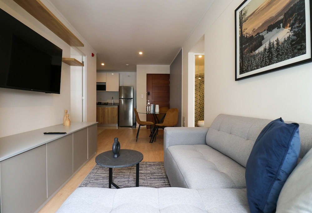 w Divine 2BR w Majestic Deco in Barranco