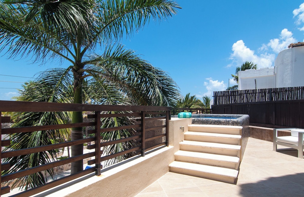 Aldea Thai Tropical Oasis near the Beach