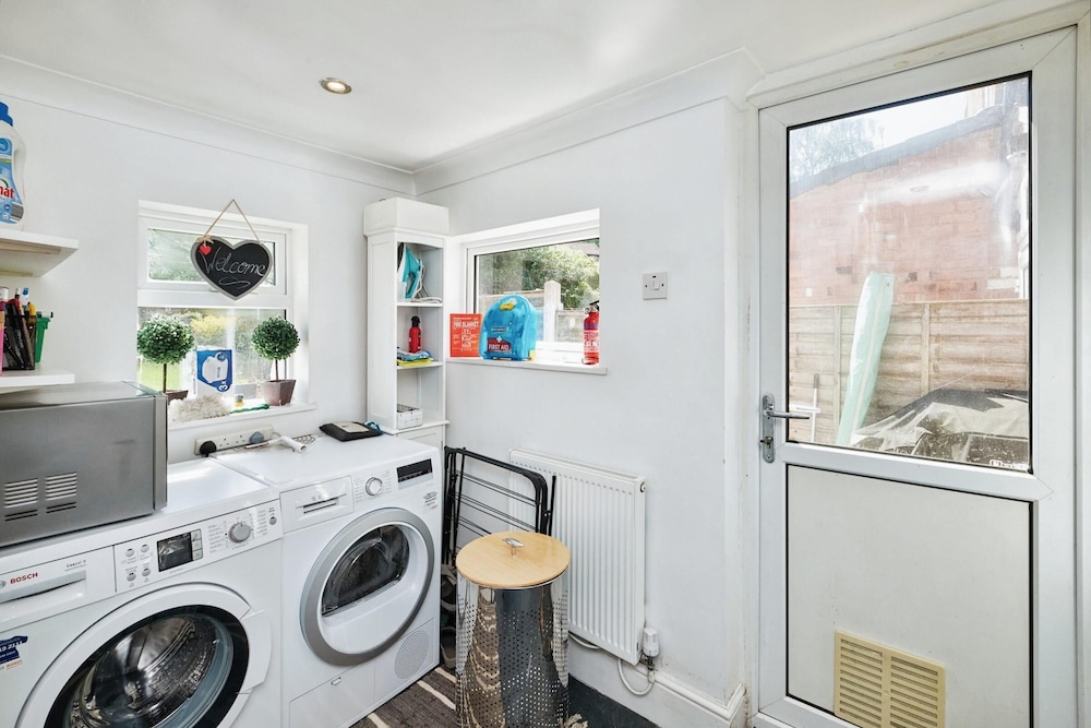 Newly Renovated 3 Bedroom House 15 Mins to Bham view 4