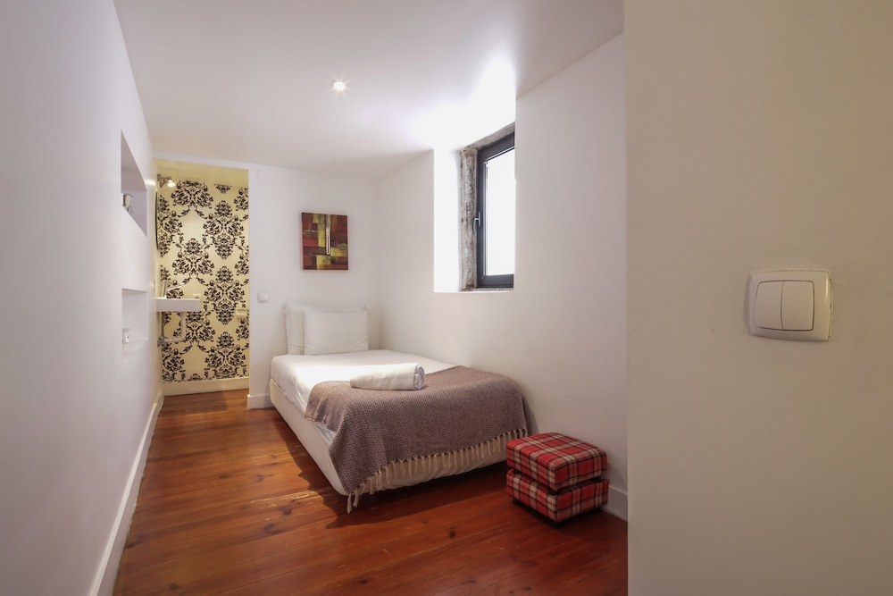Bairro Alto Apartments by linc