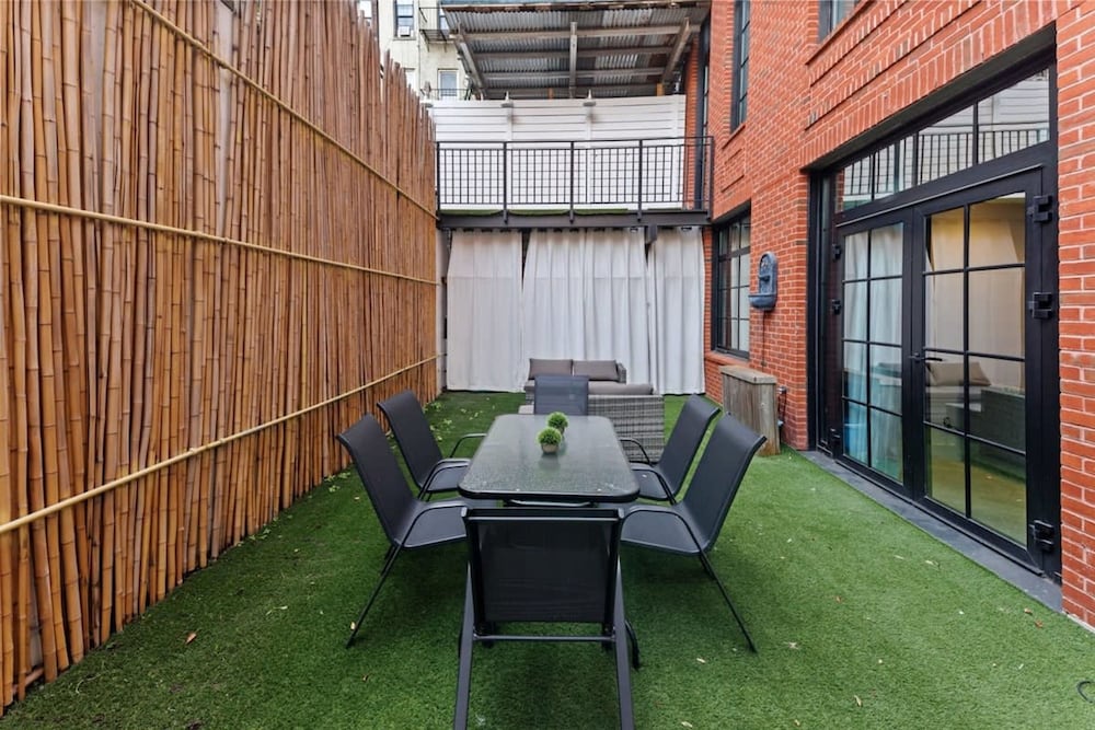 Clinton by Rovetravel 3BR Duplex w Backyard