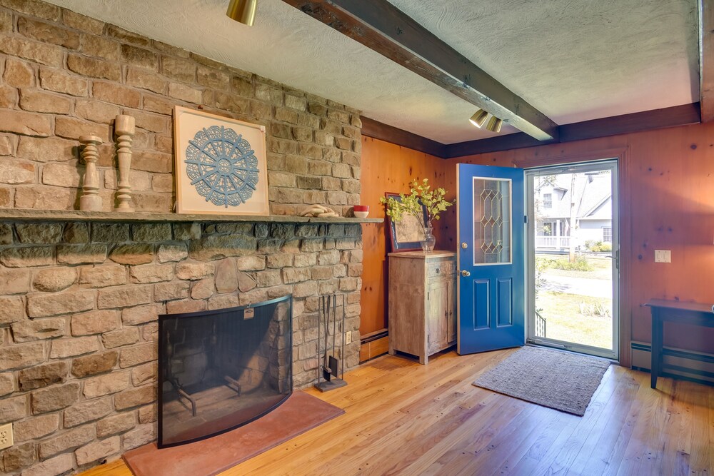 Home in Narragansett w/ Beach Access!