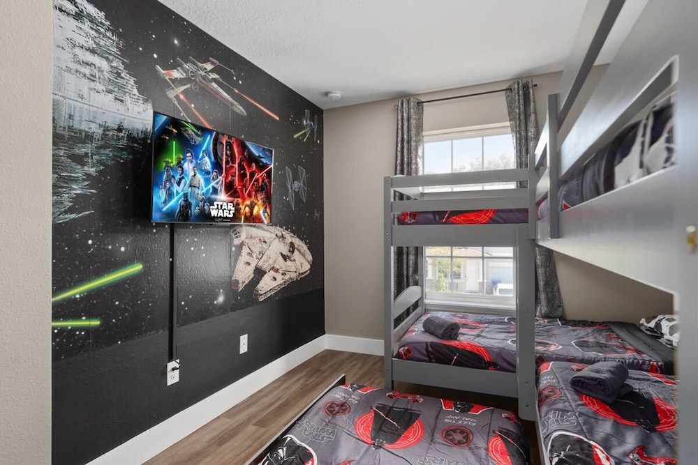 Super Cool- Sleeps 17 Newly Built Near Parks