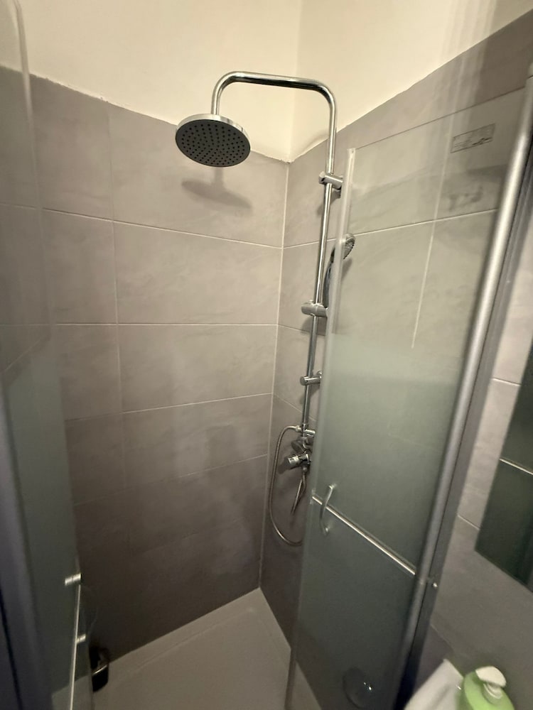 1BR Apt Budget Stay by Westbahnhof