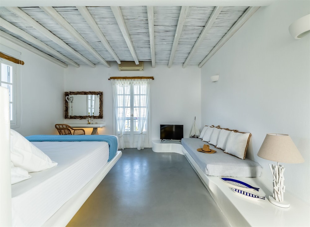 Evlalia Studios & Villas