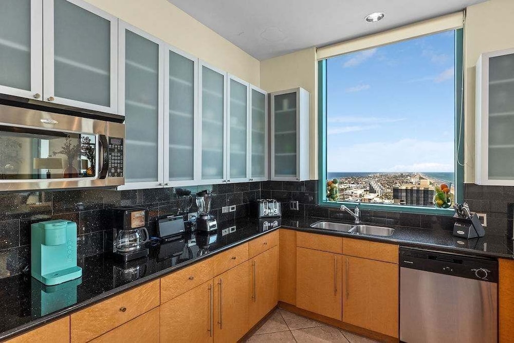 Penthouse Jr Unrivaled Luxury Insane Views 3 Bedroom Apts