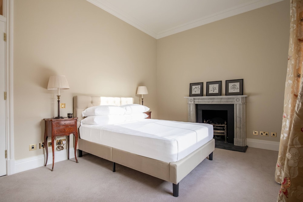 Earl's Court Square XI by Onefinestay