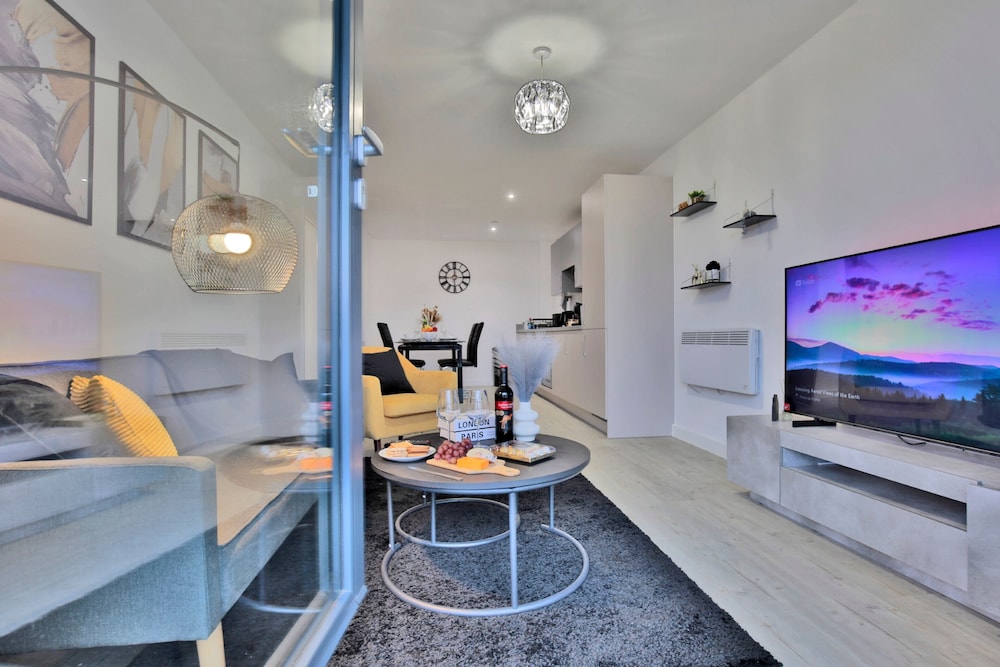 Manchester - 2-bed Apartment - Sleeps 4 - Wifi