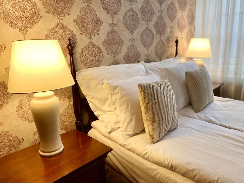 OPERA16 Guestrooms