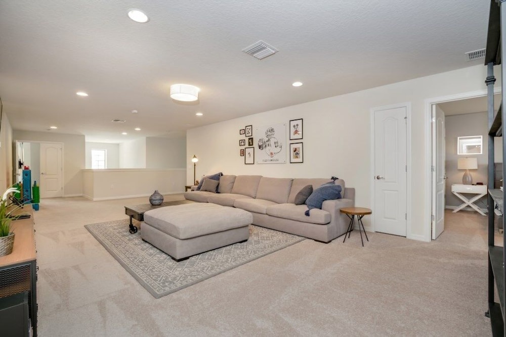 Ultimate 8 Bedroom Windsor At Westside Villa by Redawning - Image 5