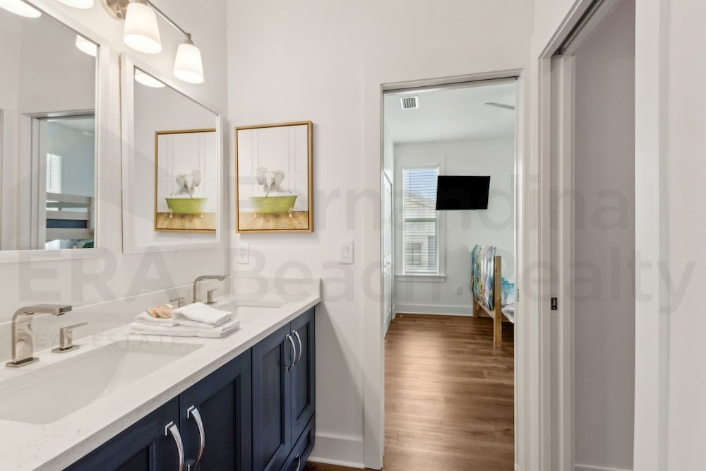 1088 S. Fletcher Ave 5 Bedroom Home