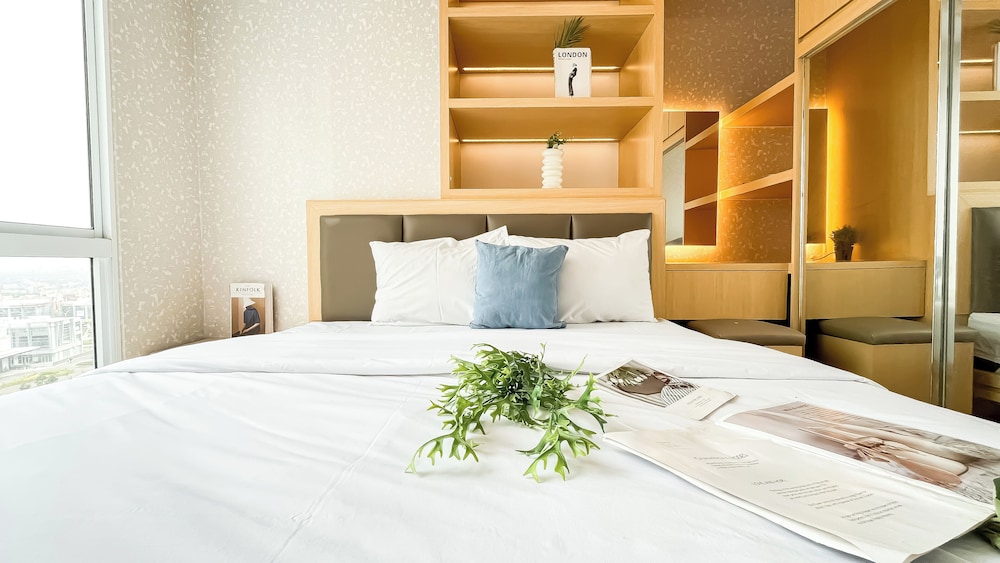 Minimalist Wooden Tone 2Br At Tokyo Riverside Pik 2 Apartment
