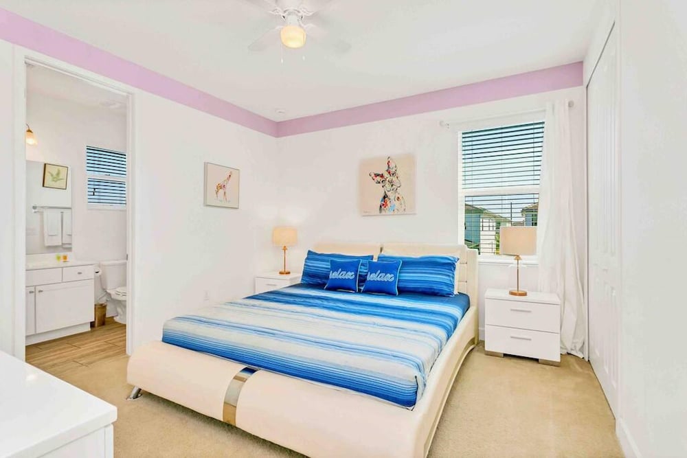Super Size - 11br Spacious Home w Pool HOT TUB