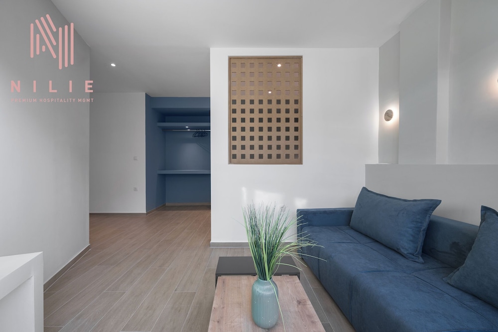 Venus, Nilie Hospitality MGMT
