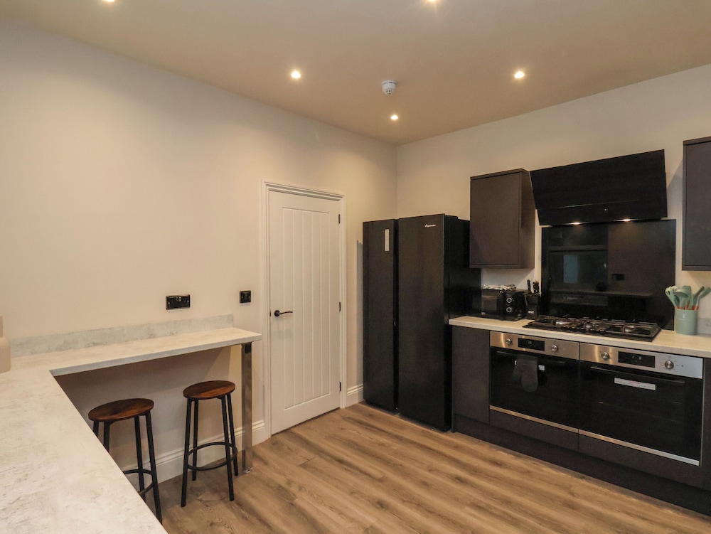 23 Trafalgar Square