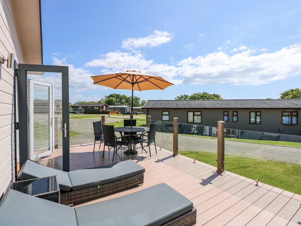 32 Sanctuary Lodge