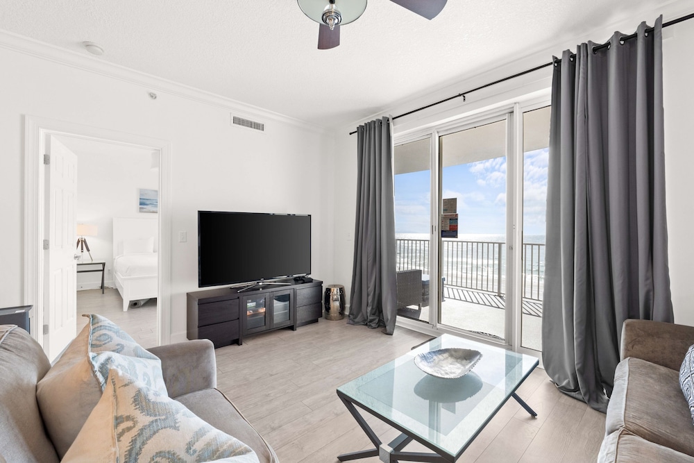 Twin Palms by Book That Condo