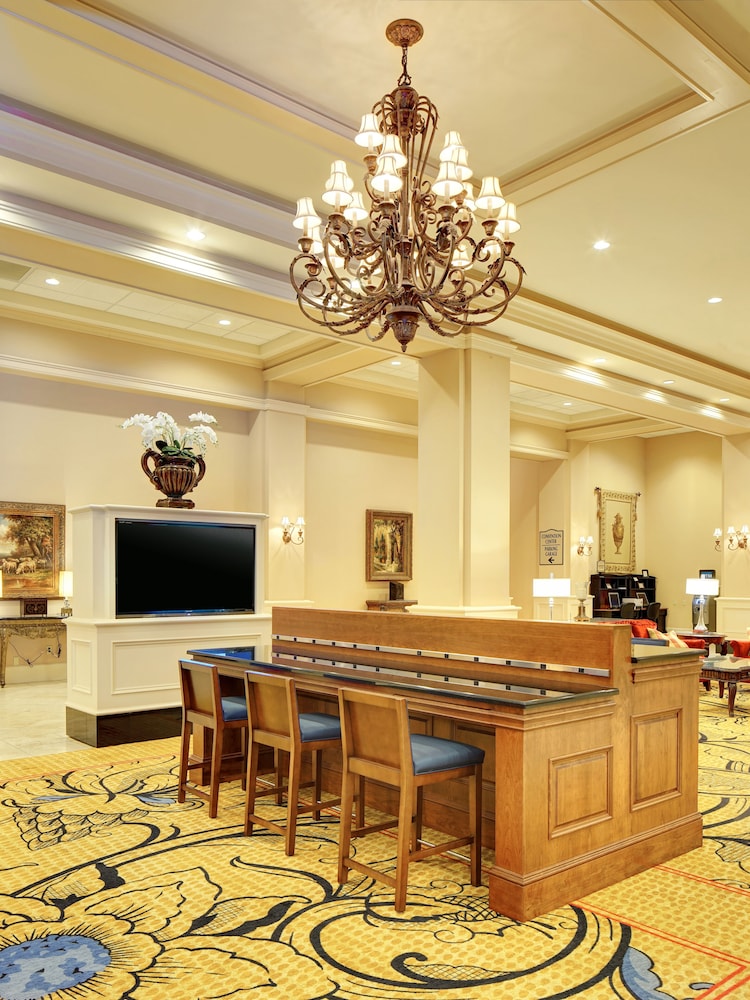 The Grand Hotel - Salem view 2