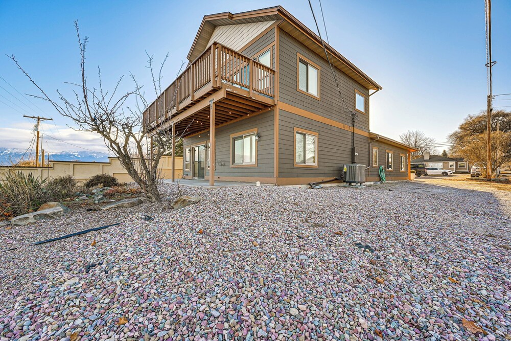 Walk to Flathead Lake: Polson Home w/ Balcony