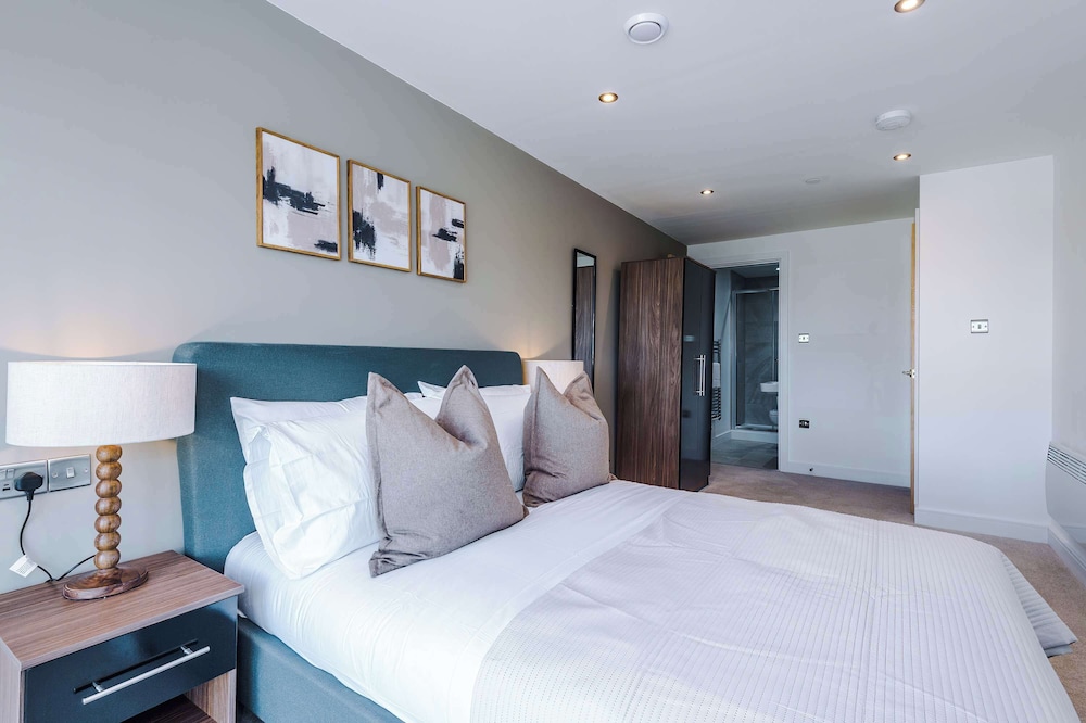 Premium City Penthouse Ideal For Business