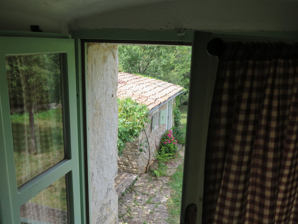 Photo 25