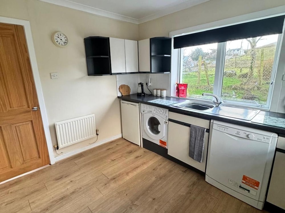 Croft House - Sleeps 4 & Mountain View