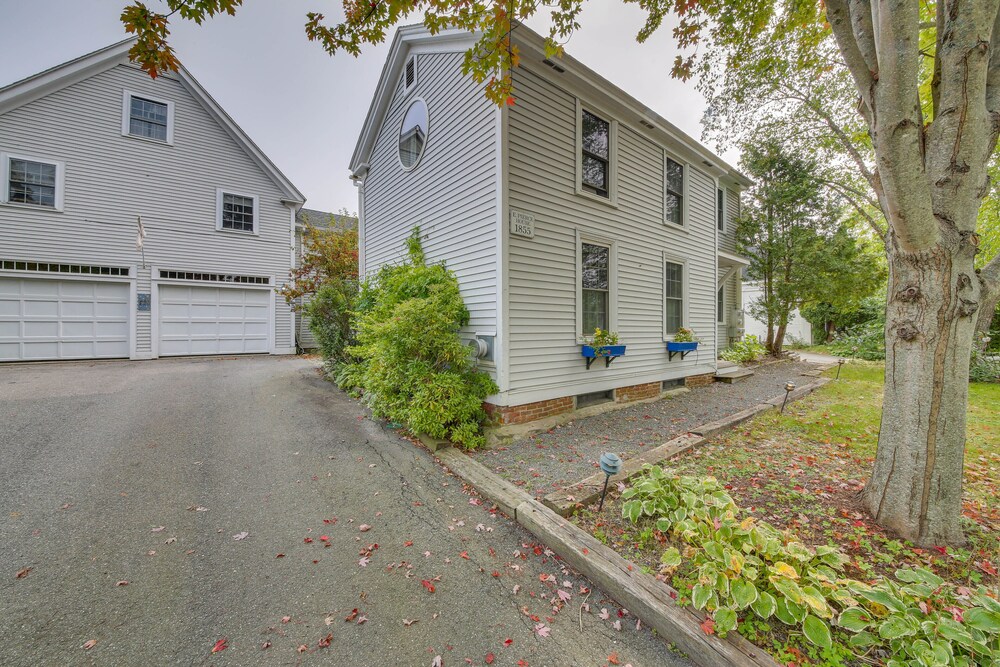 Charming Belfast Home, Walk to Downtown! view 3