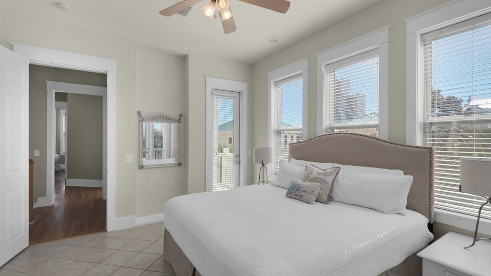 Steps From the Seagrove Beach - Gulf Views - Sleeps 10 - Community Pool view 3