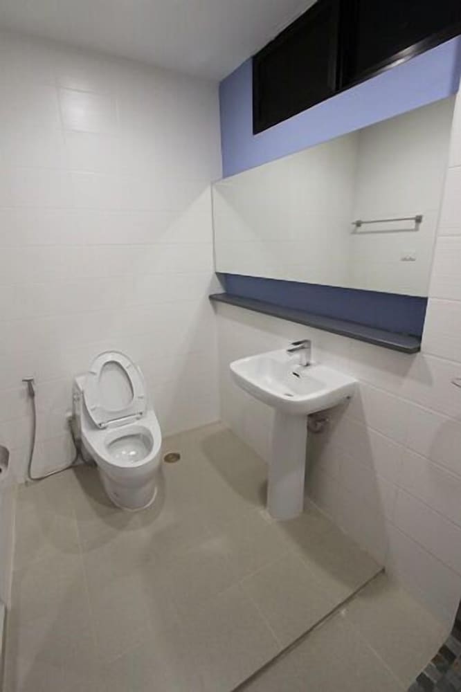 Eazy Motel Bangna