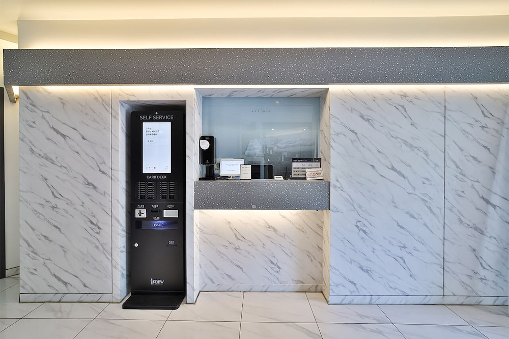 HOTEL LION