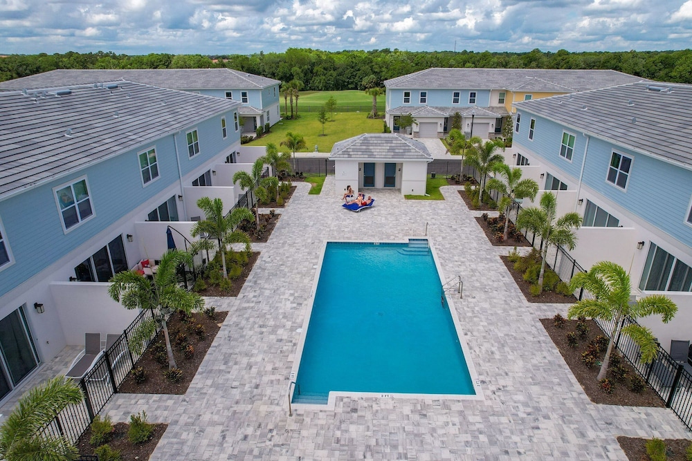 Reunion 3BR Villa Near Disney + Pool Access