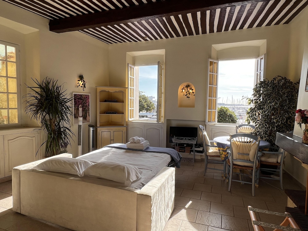 Very Charming Studio Apartment on Port in Cannes a Short Walk to Palais With Aircon and Internet - 411
