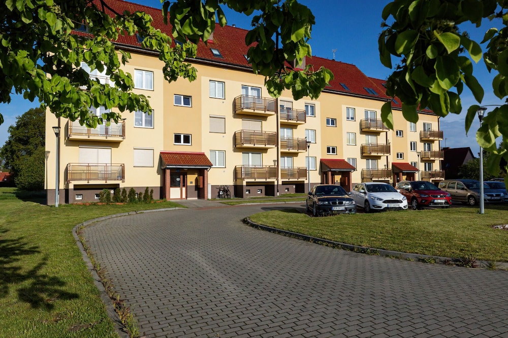 Wrzosowo 72 Apartments by Renters view 2