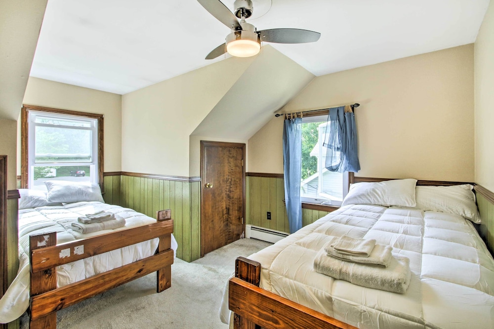 Walk to Beach: Maine Home w/ Hot Tub & Deck! view 4