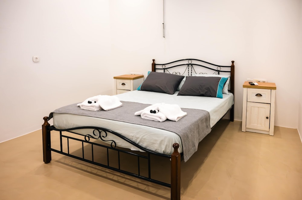 Assyr Getaway - Santorini Cozy Cycladic Retreat