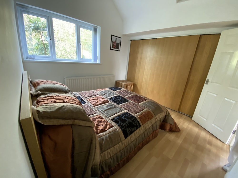 Spacious One Bed Deluxe Apartment in Daventry view 2