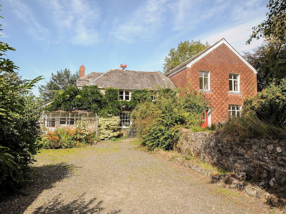 Carneadon Farmhouse