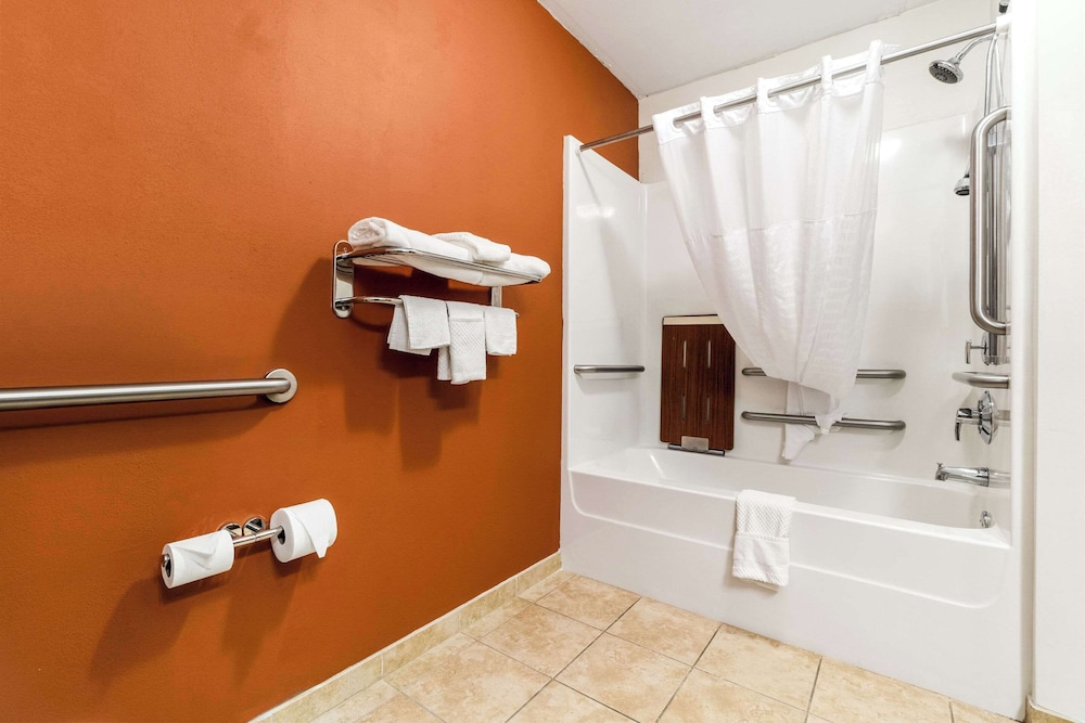 Dyersburg Vacations - Sleep Inn  Suites Dyersburg I-155 - Property Image 8