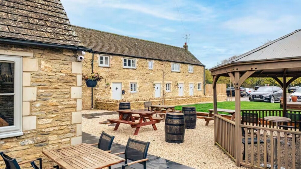 The Alehouse Retreat The Crown Inn
