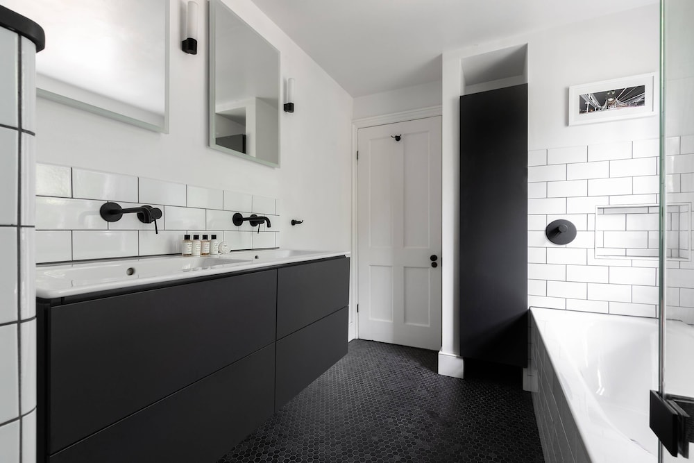 Whittlesey Street II by Onefinestay