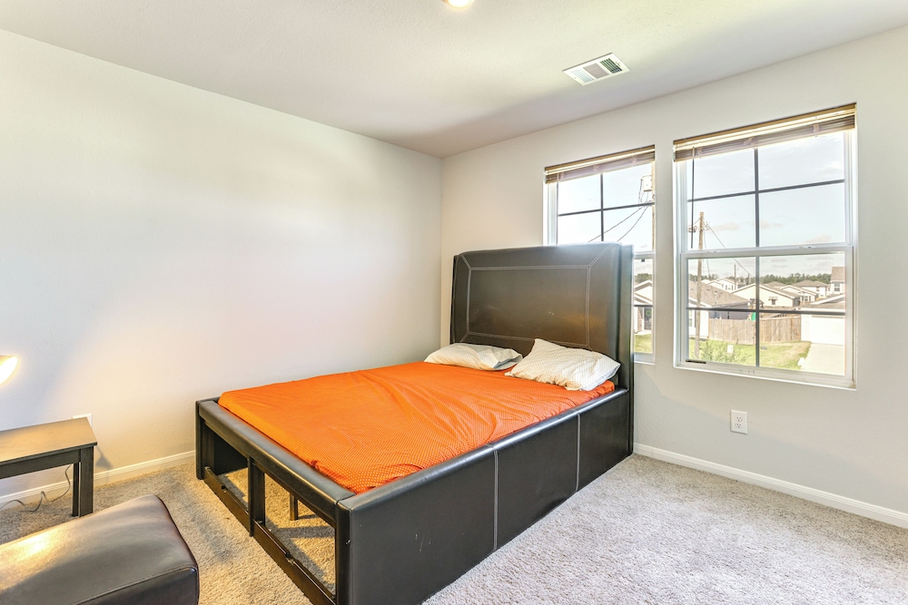 Near Hiking & Fishing: Airy Retreat in Cleveland!