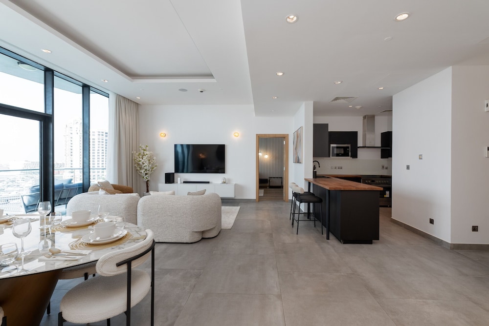 Refined 3BR Apt w Beach Access at The Palm