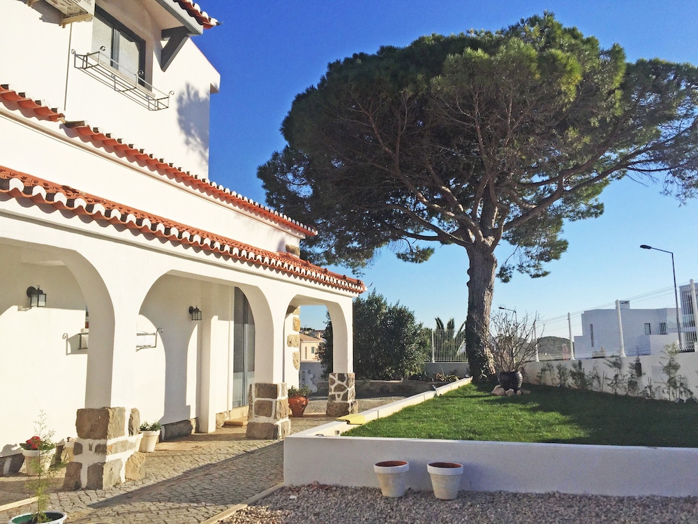 Hotel Tea & Jazz Guest House Cascais - Image 1