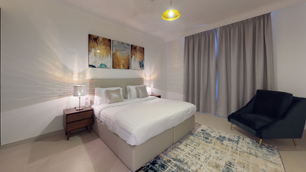 Lux BnB Dubai Creek Residences