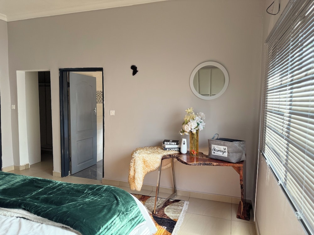 Spacious & Modern 3-bedroom Foxdale