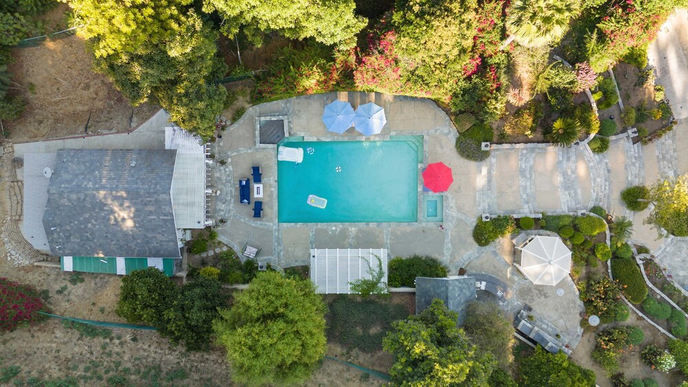 Luxury LA Garden Estate Private Pool Hottub Tennis